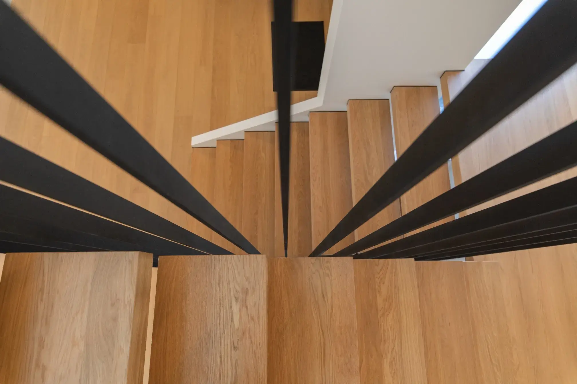 Trepte Rezidențiale - Design în formă de U