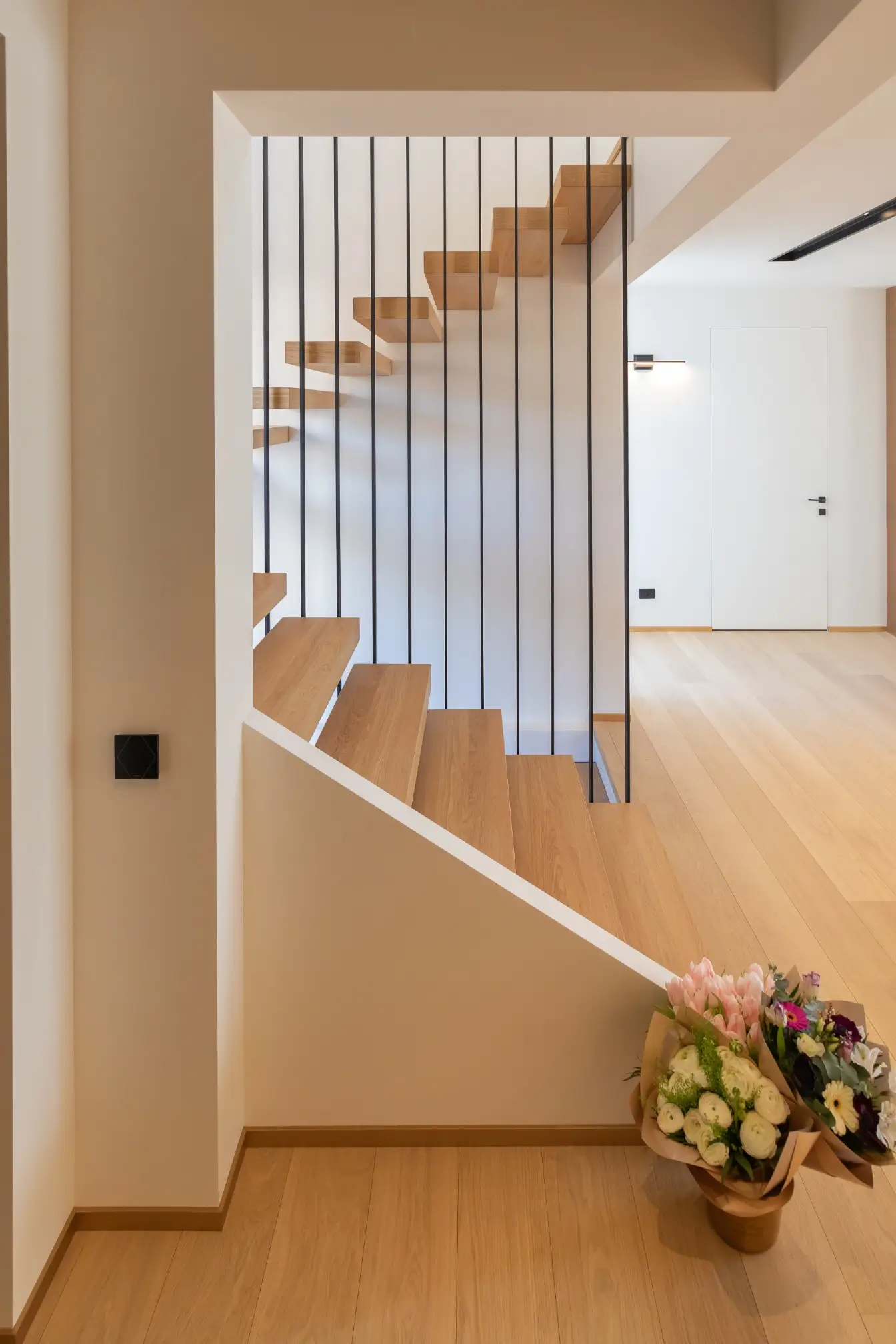 Trepte Rezidențiale - Detaliu calcan din lemn dur