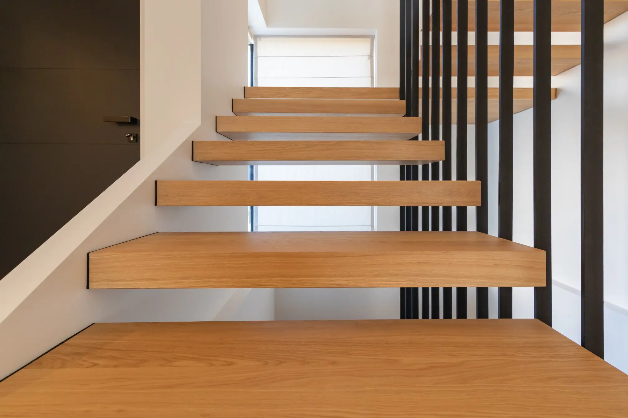 Trepte Rezidențiale - Design elegant de balustradă